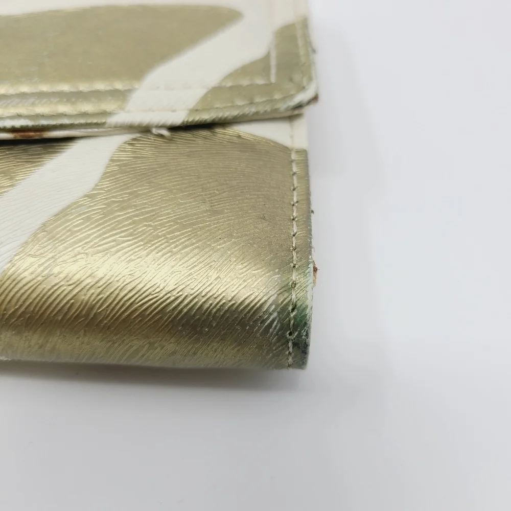 Women's Gold and Cream Faux Leather Tri-Fold Fashion Wallet (One Size)